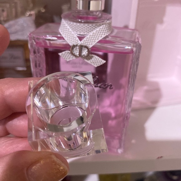 Miss Dior ROSE ESSENCE-Exclusive - Picture 9 of 12